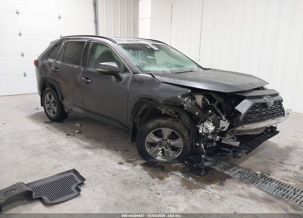 2024 TOYOTA RAV4 XLE VIN: 2T3P1RFVXRC456049