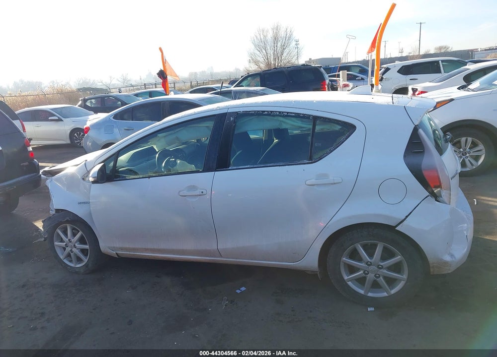 2015 TOYOTA PRIUS C ONE VIN: JTDKDTB36F1584137