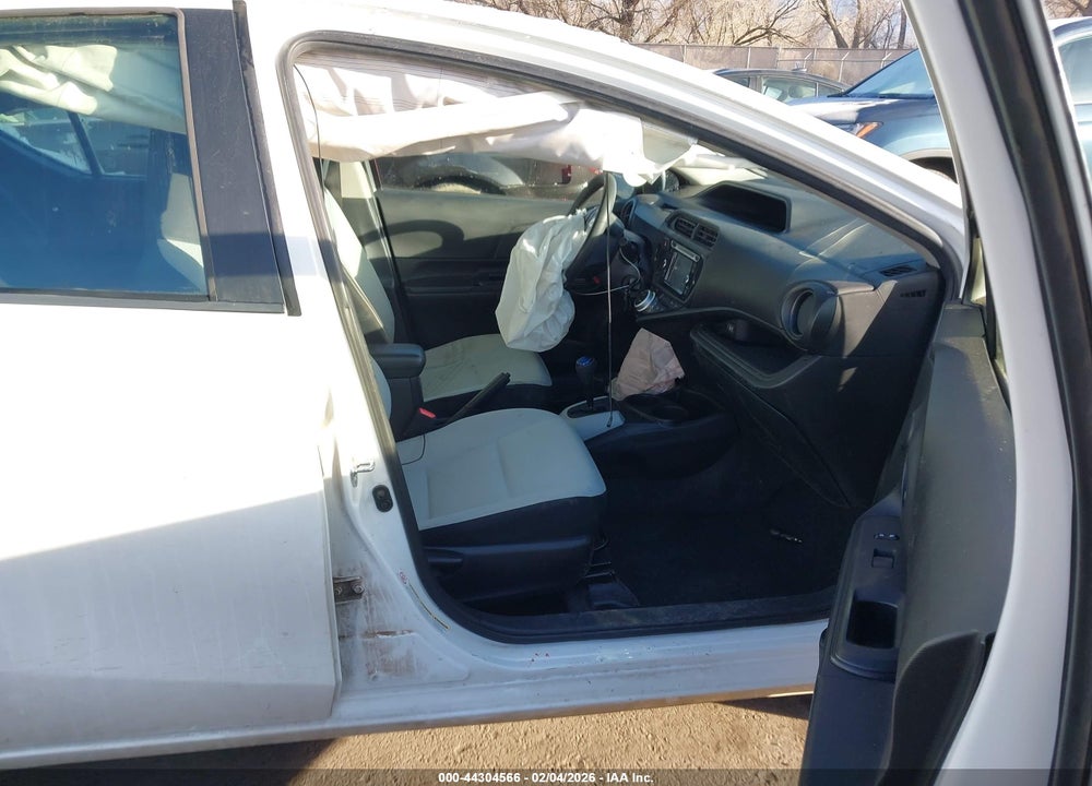 2015 TOYOTA PRIUS C ONE VIN: JTDKDTB36F1584137