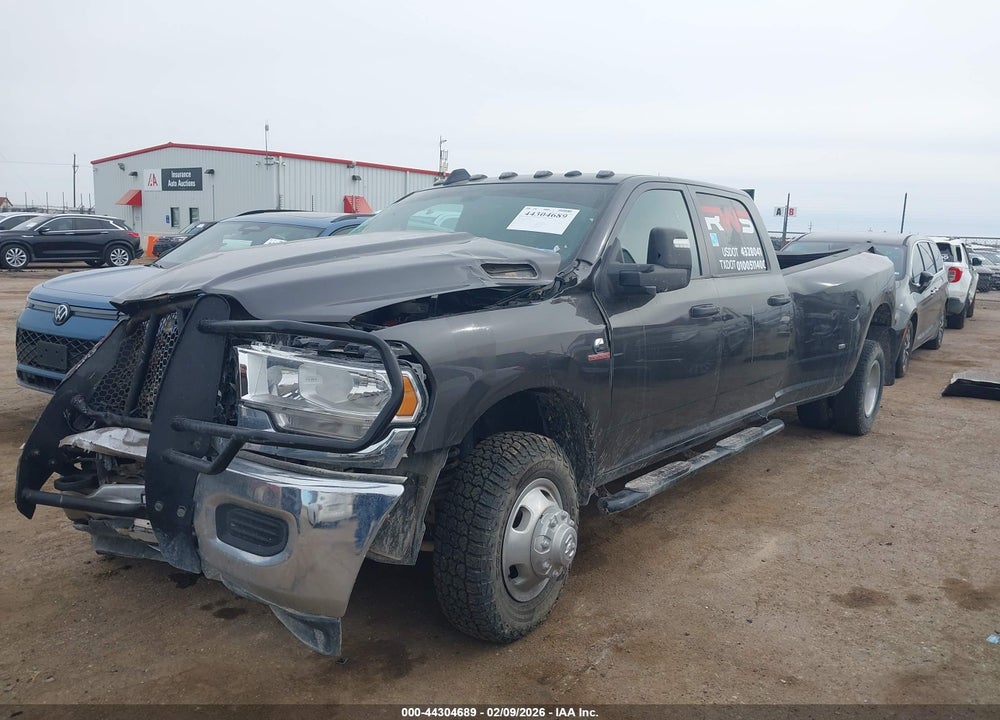 2023 RAM 3500 TRADESMAN  4X4 8' BOX VIN: 3C63RRGL7PG508082