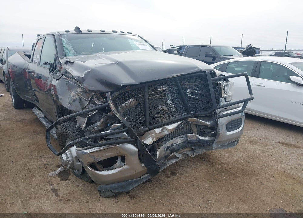 2023 RAM 3500 TRADESMAN  4X4 8' BOX VIN: 3C63RRGL7PG508082