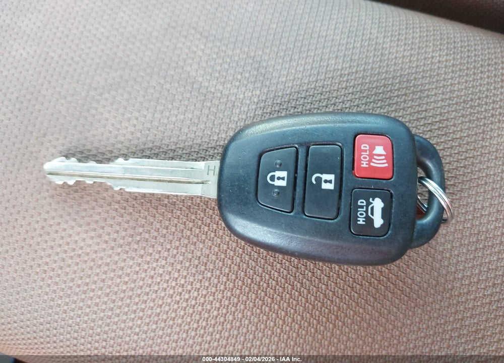 2015 TOYOTA COROLLA LE VIN: 5YFBURHE8FP200298
