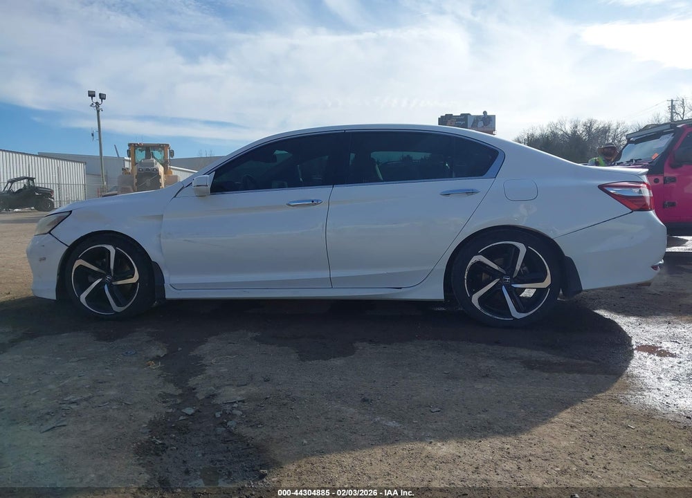 2016 HONDA ACCORD TOURING VIN: 1HGCR3F9XGA026508