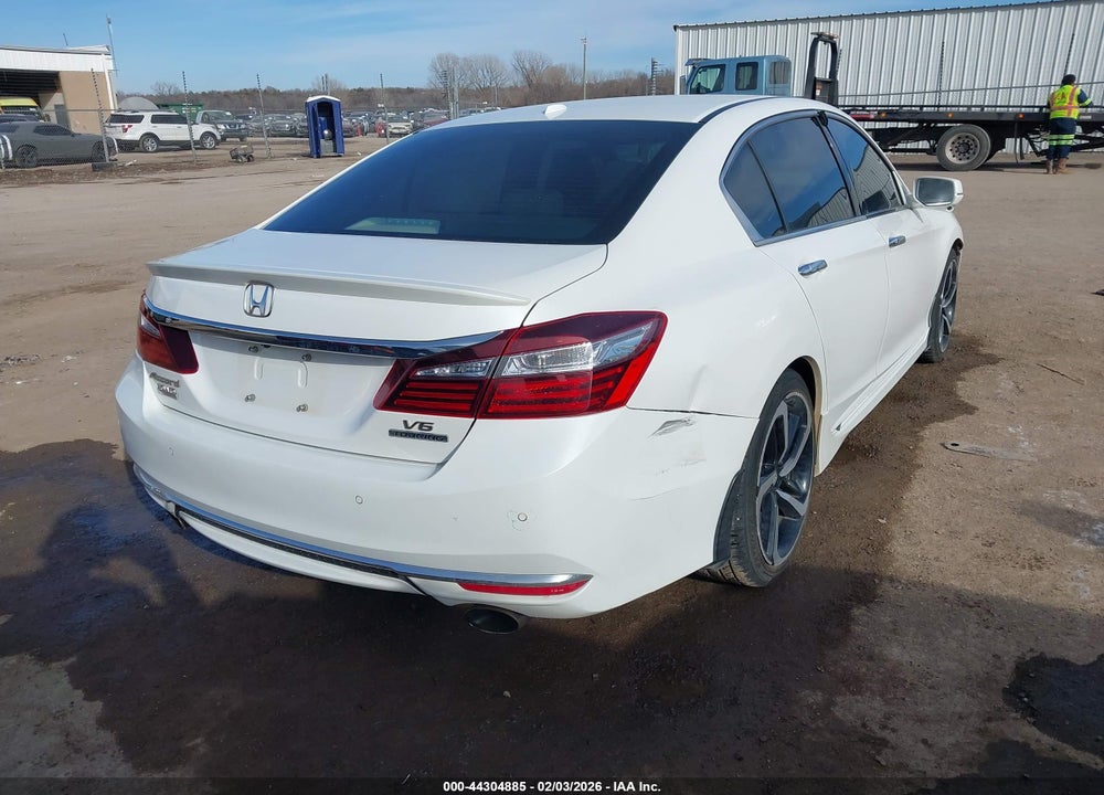 2016 HONDA ACCORD TOURING VIN: 1HGCR3F9XGA026508
