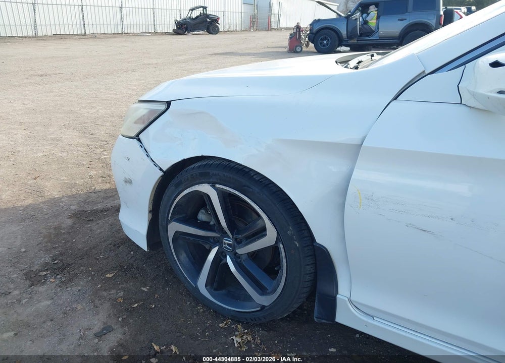 2016 HONDA ACCORD TOURING VIN: 1HGCR3F9XGA026508