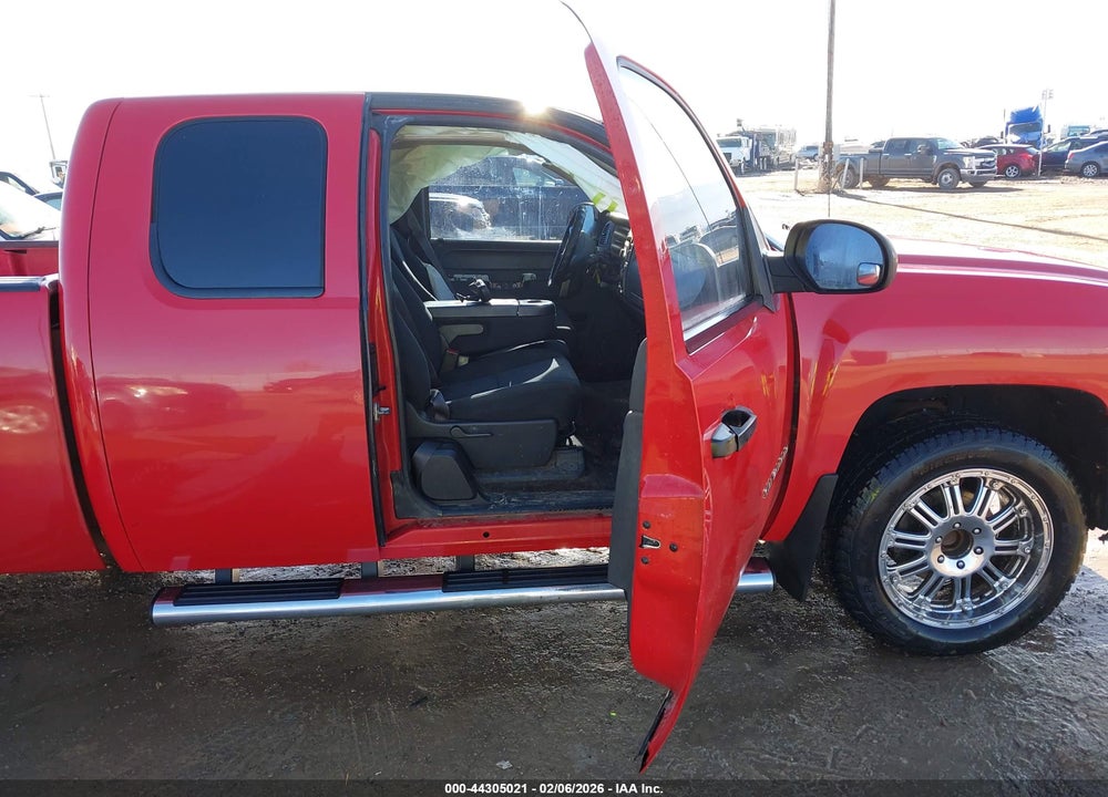 2013 CHEVROLET SILVERADO 1500 LT VIN: 1GCRCSE0XDZ403584