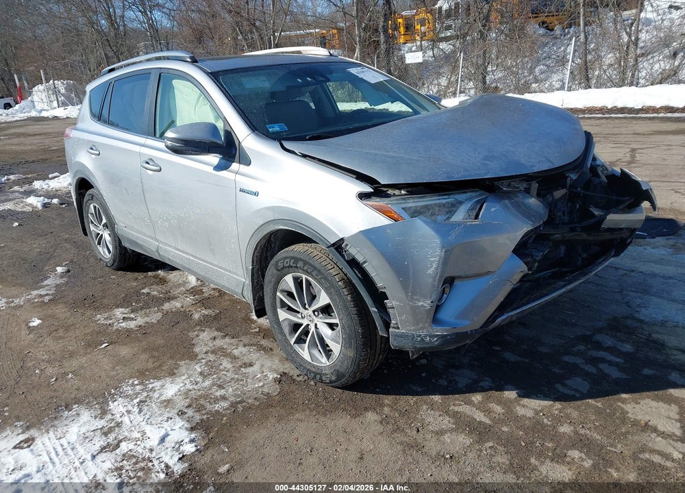 2017 TOYOTA RAV4 HYBRID XLE VIN: JTMRJREVXHD114444