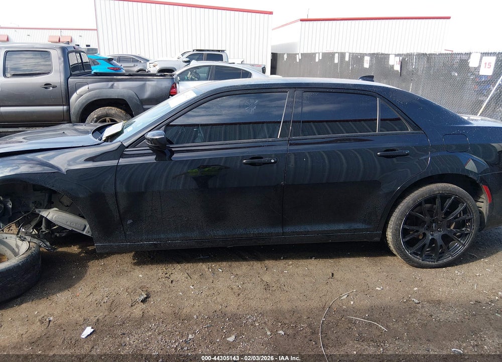 2016 CHRYSLER 300 VIN: 2C3CCABG1GH233805