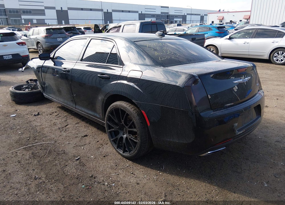 2016 CHRYSLER 300 VIN: 2C3CCABG1GH233805