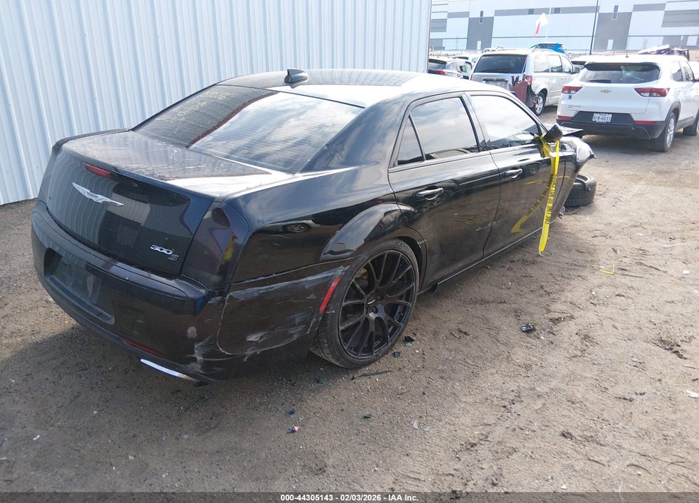2016 CHRYSLER 300 VIN: 2C3CCABG1GH233805