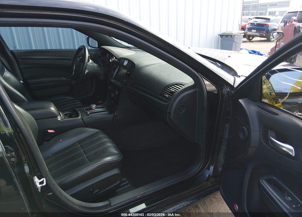 2016 CHRYSLER 300 VIN: 2C3CCABG1GH233805