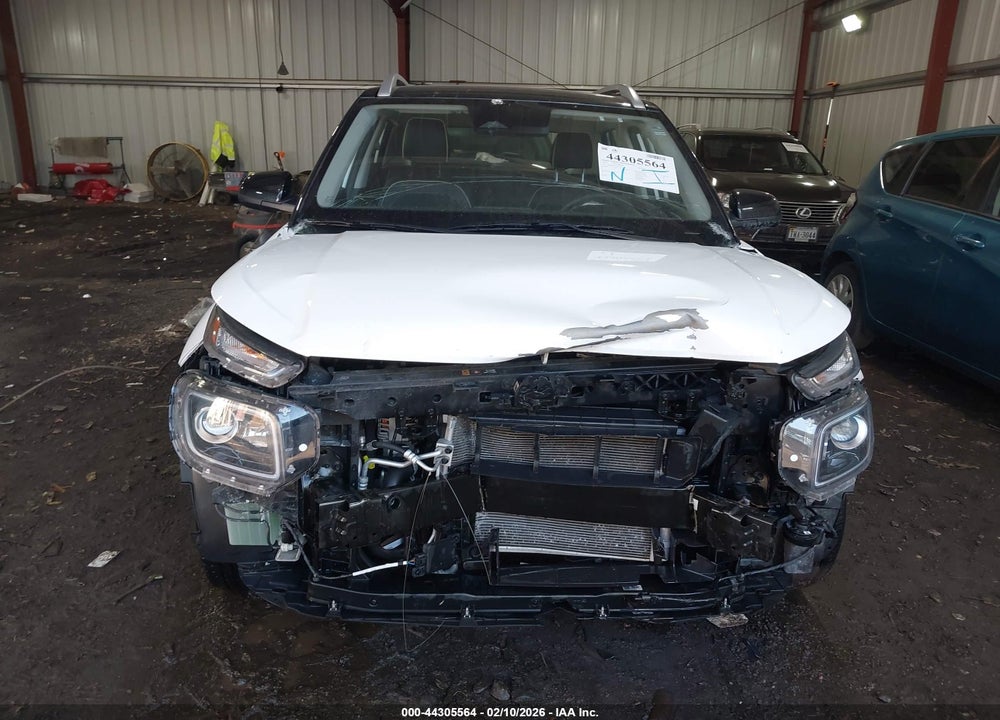 2024 HYUNDAI VENUE LIMITED VIN: KMHRC8A37RU303459