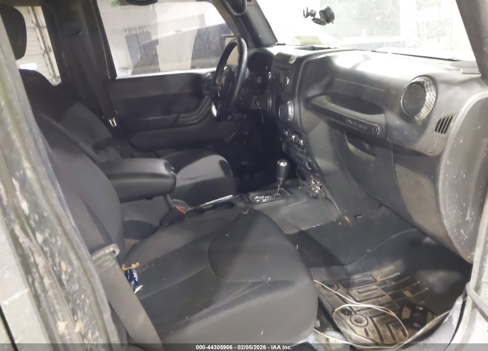 2015 JEEP WRANGLER UNLIMITED SPORT VIN: 1C4BJWDG5FL740747