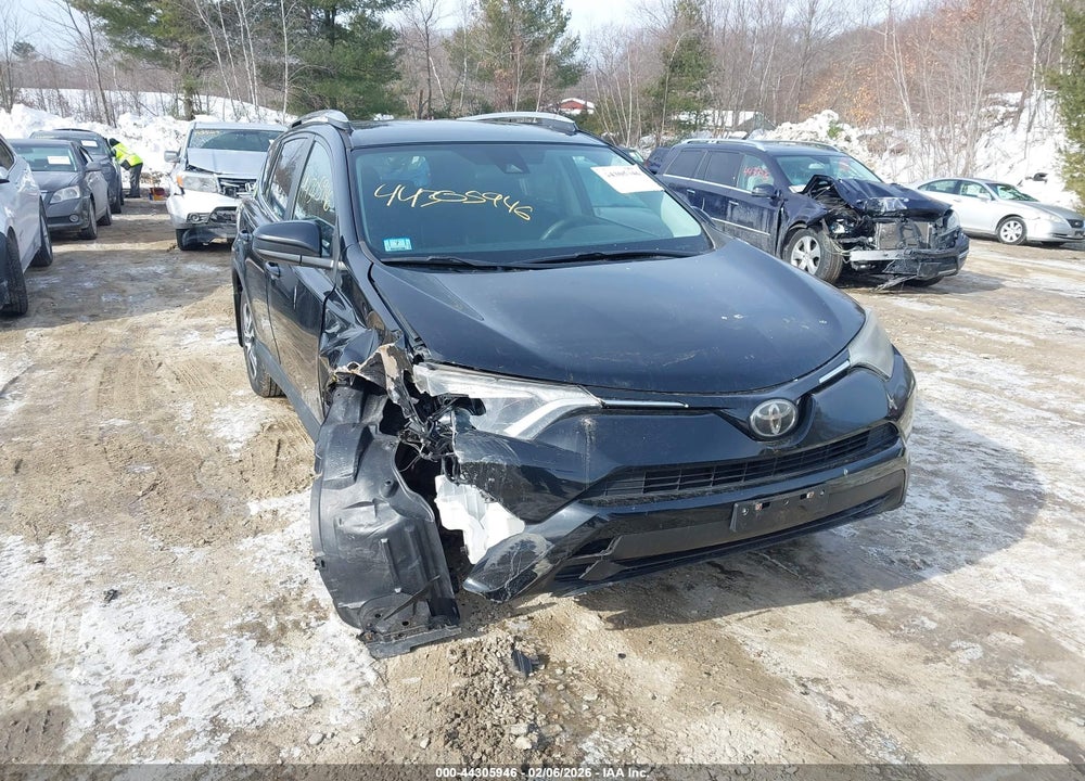 2018 TOYOTA RAV4 LE VIN: 2T3BFREV2JW765529