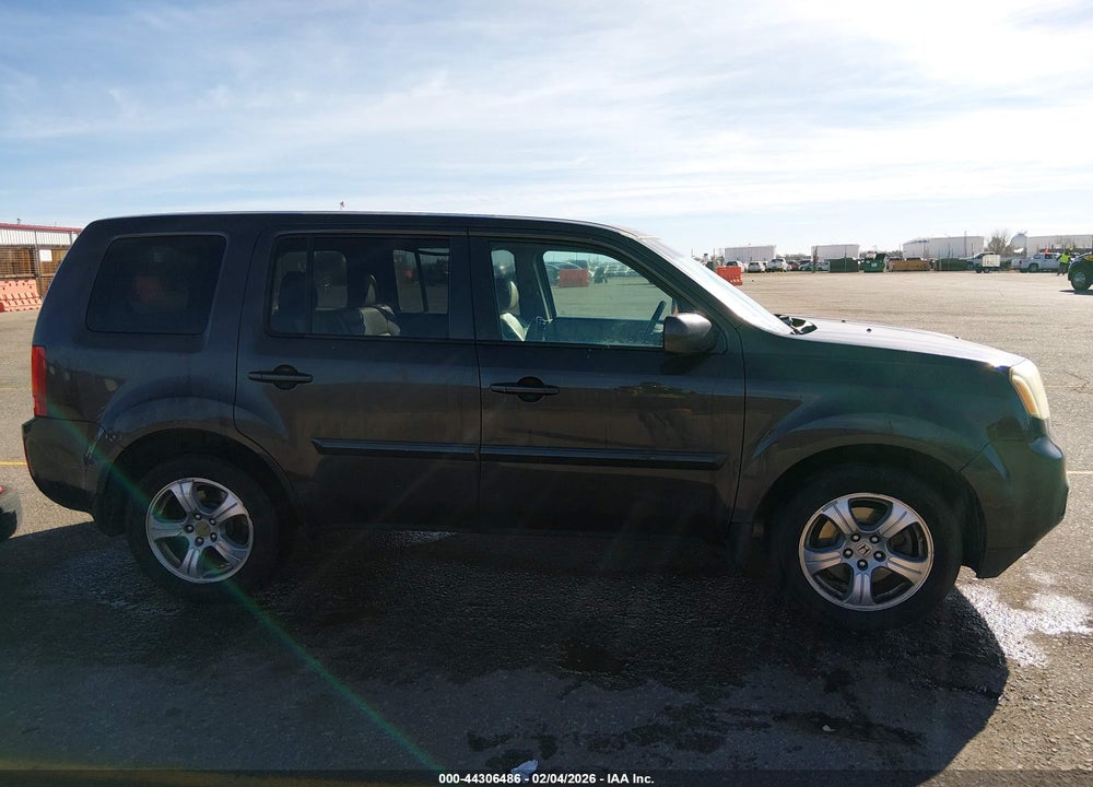 2015 HONDA PILOT EX-L VIN: 5FNYF4H54FB037829