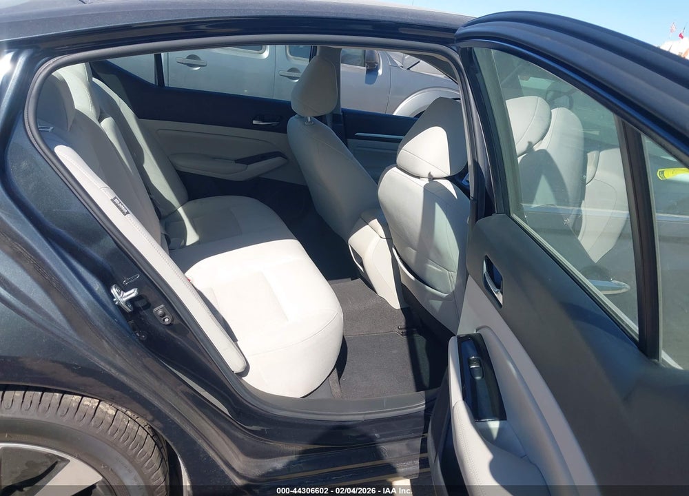 2022 NISSAN ALTIMA SV FWD VIN: 1N4BL4DV1NN356857