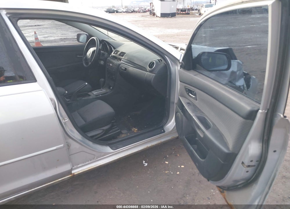 2006 MAZDA 3 I VIN: JM1BK12G461505822