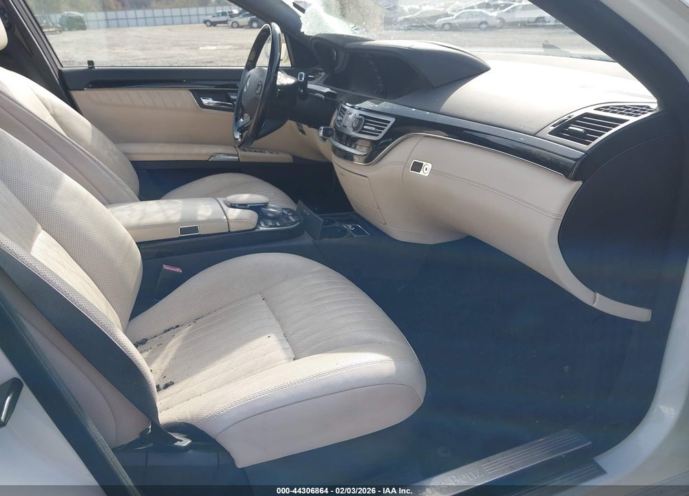 2008 MERCEDES-BENZ S 550 VIN: WDDNG71X58A200325