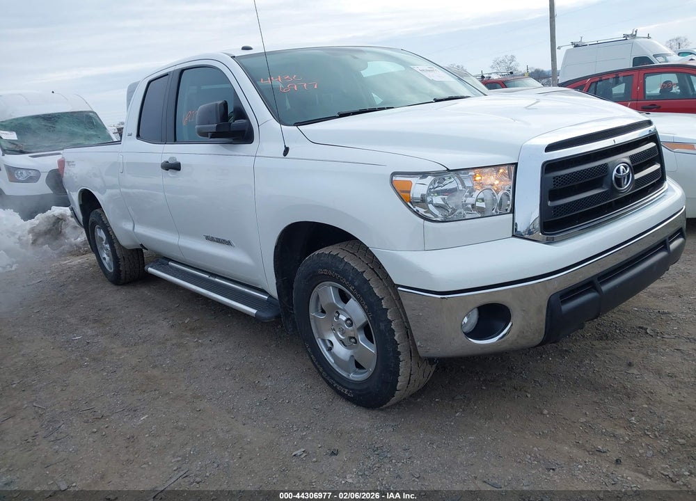 2013 TOYOTA TUNDRA GRADE 4.6L V8 VIN: 5TFUM5F19DX044515