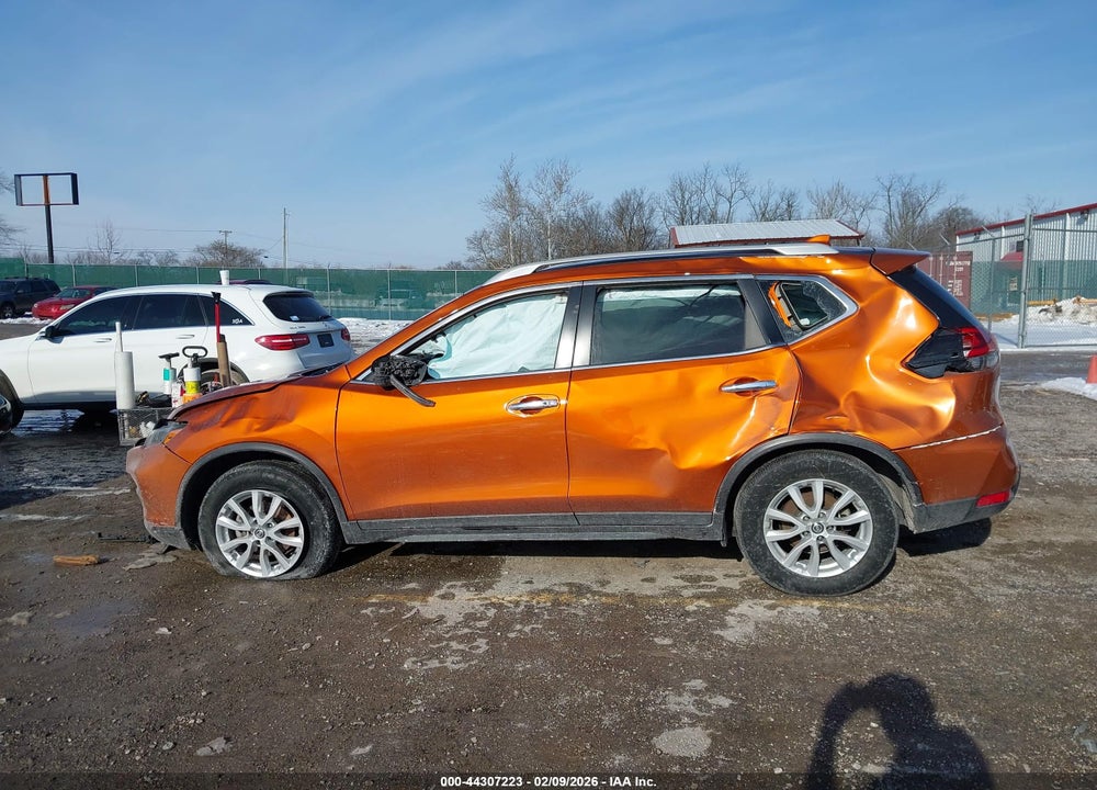 2019 NISSAN ROGUE S VIN: 5N1AT2MT3KC703844