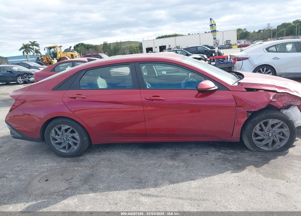 2024 HYUNDAI ELANTRA SEL VIN: KMHLM4DG6RU693786