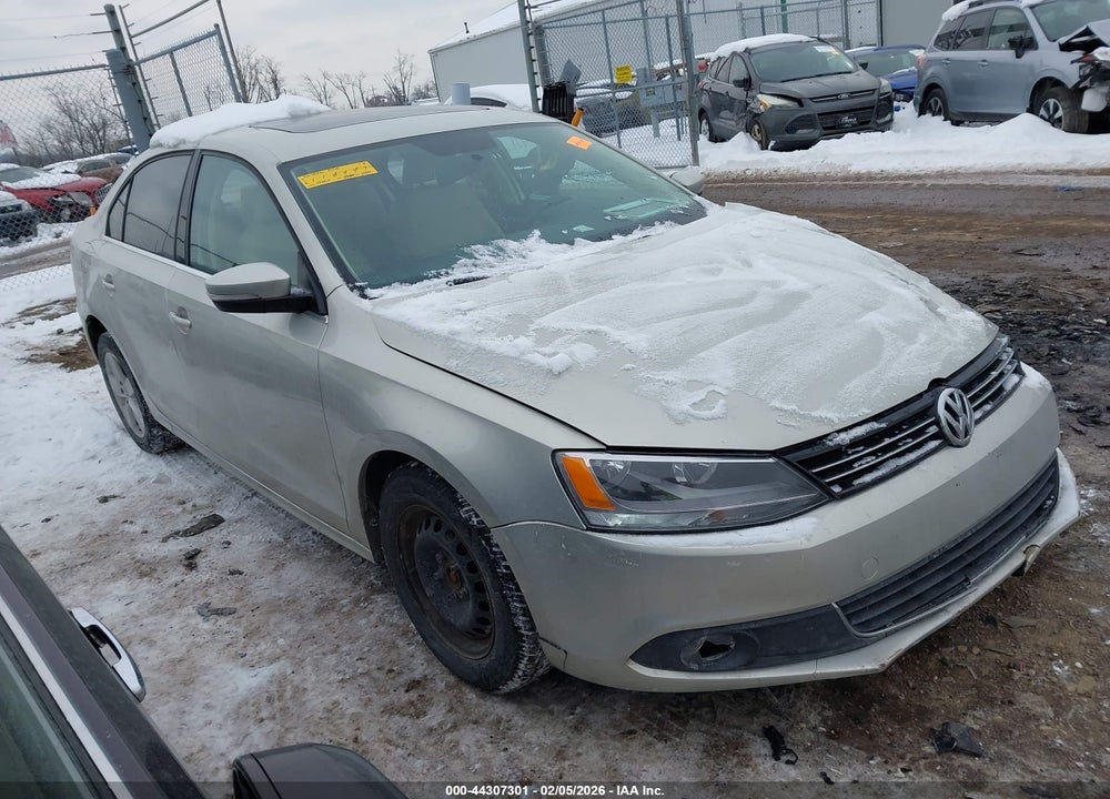 2011 VOLKSWAGEN JETTA 2.0L TDI VIN: 3VWLL7AJ4BM110003