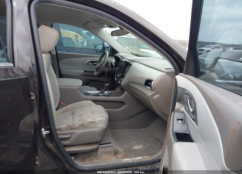 2018 CHEVROLET TRAVERSE 1LT VIN: 1GNERGKW8JJ168784