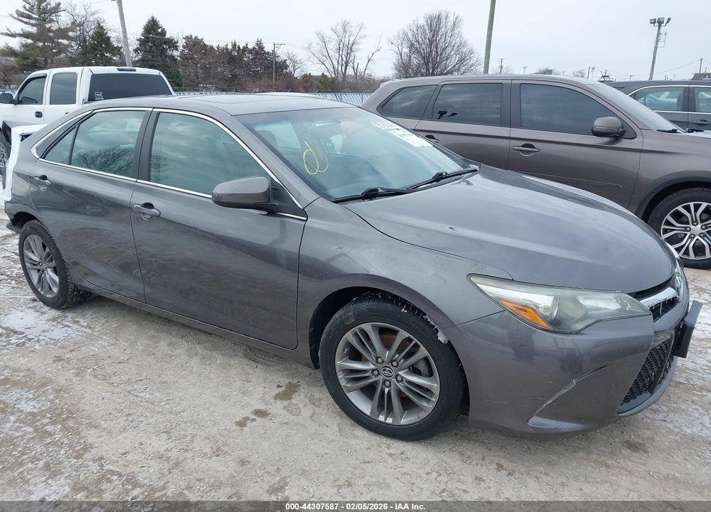 2016 TOYOTA CAMRY SE VIN: 4T1BF1FK4GU132098