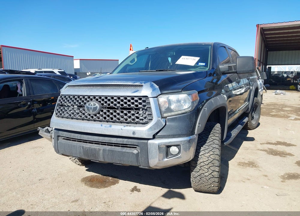 2018 TOYOTA TUNDRA SR5 5.7L V8 VIN: 5TFDY5F16JX692801
