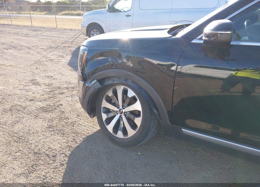 2020 KIA TELLURIDE S VIN: 5XYP64HC7LG095125