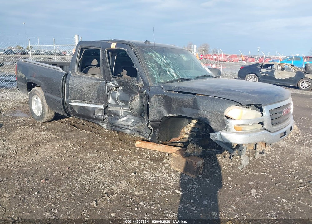 2005 GMC SIERRA 1500 SLE VIN: 2GTEC19T551301648