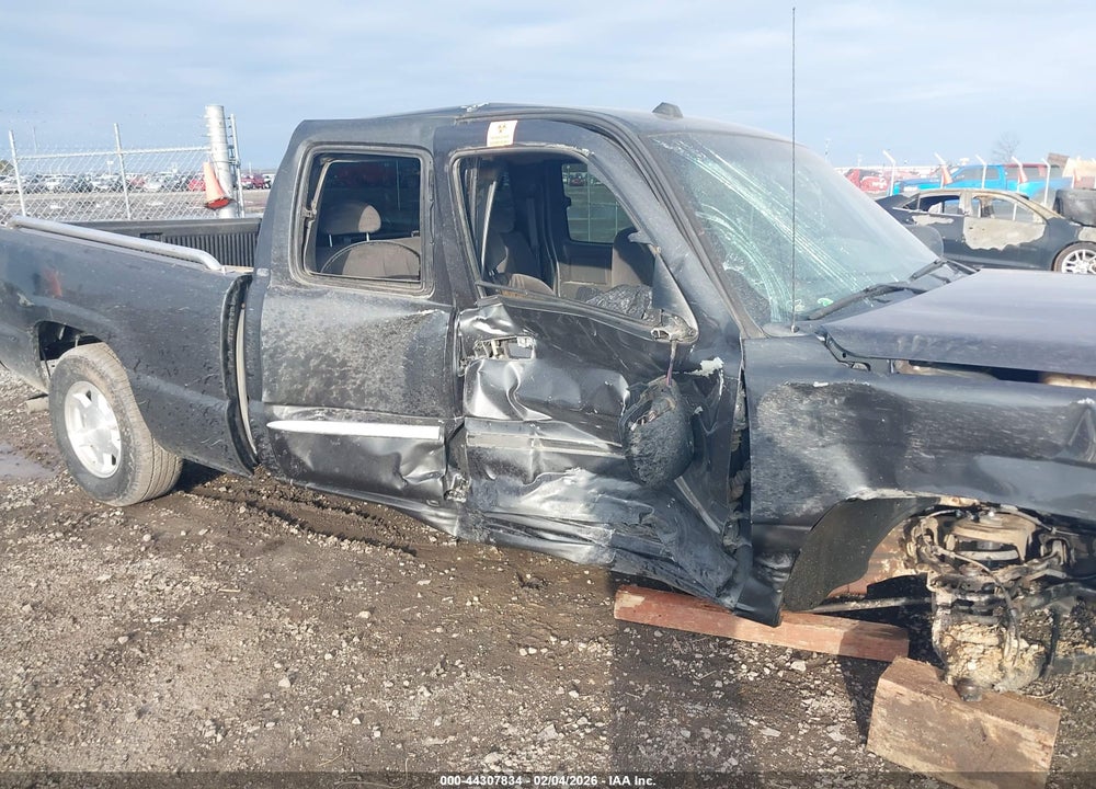 2005 GMC SIERRA 1500 SLE VIN: 2GTEC19T551301648