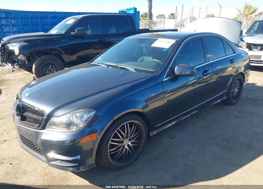 2013 MERCEDES-BENZ C 250 SPORT VIN: WDDGF4HB2DA848252