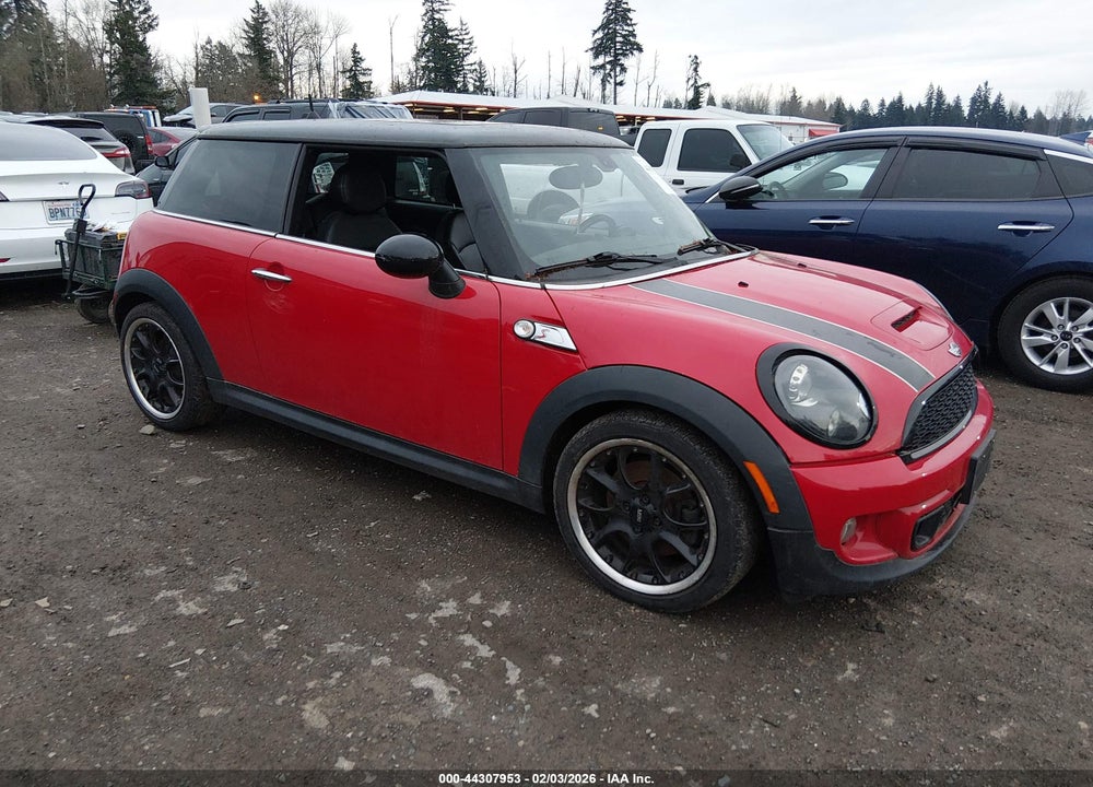 2012 MINI COOPER S VIN: WMWSV3C59CTY18314