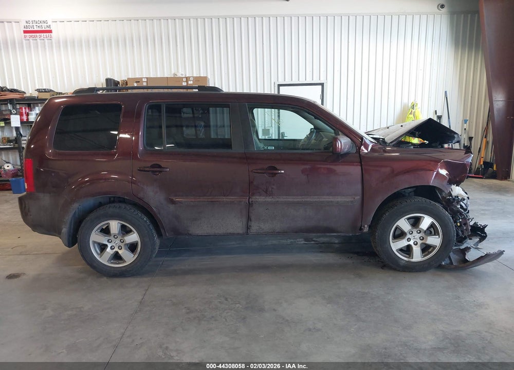 2011 HONDA PILOT EX-L VIN: 5FNYF4H55BB003408