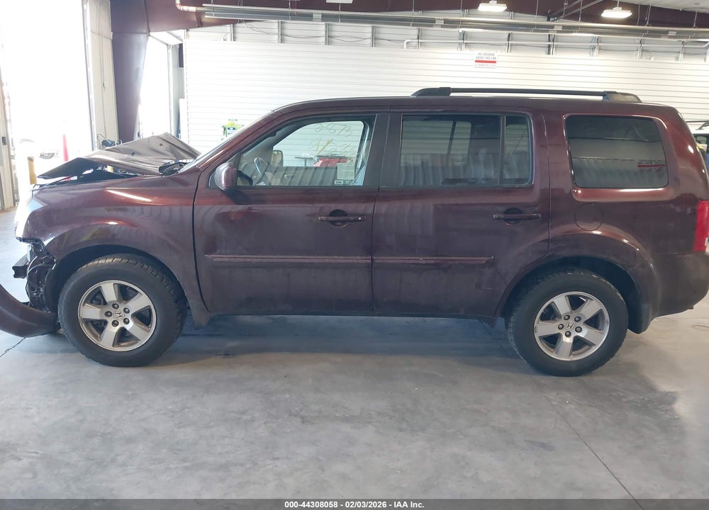 2011 HONDA PILOT EX-L VIN: 5FNYF4H55BB003408