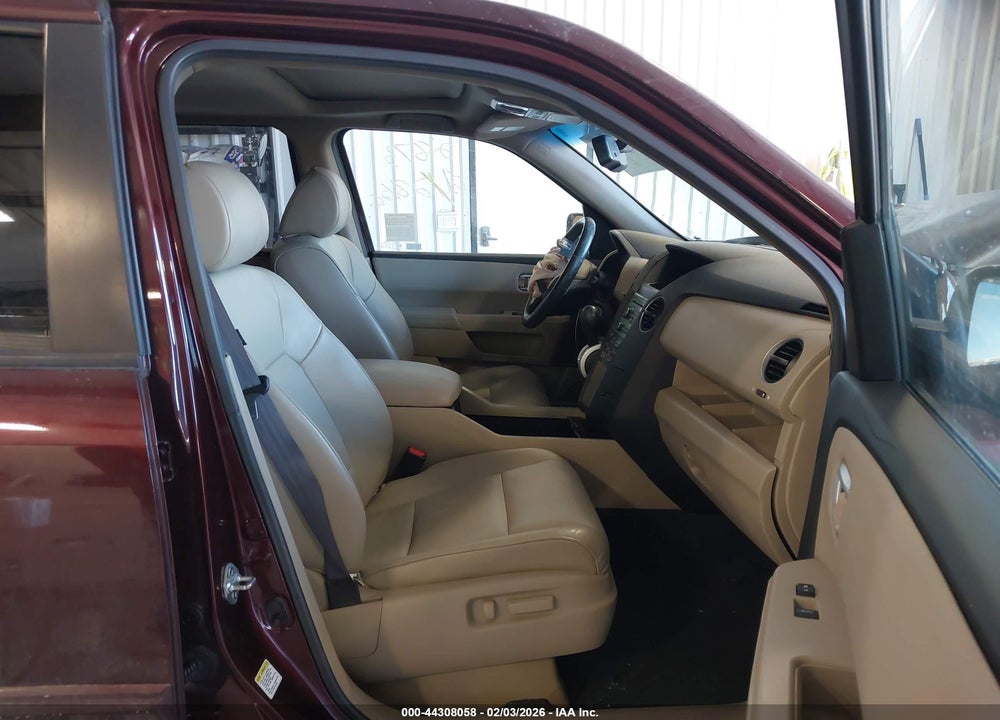 2011 HONDA PILOT EX-L VIN: 5FNYF4H55BB003408