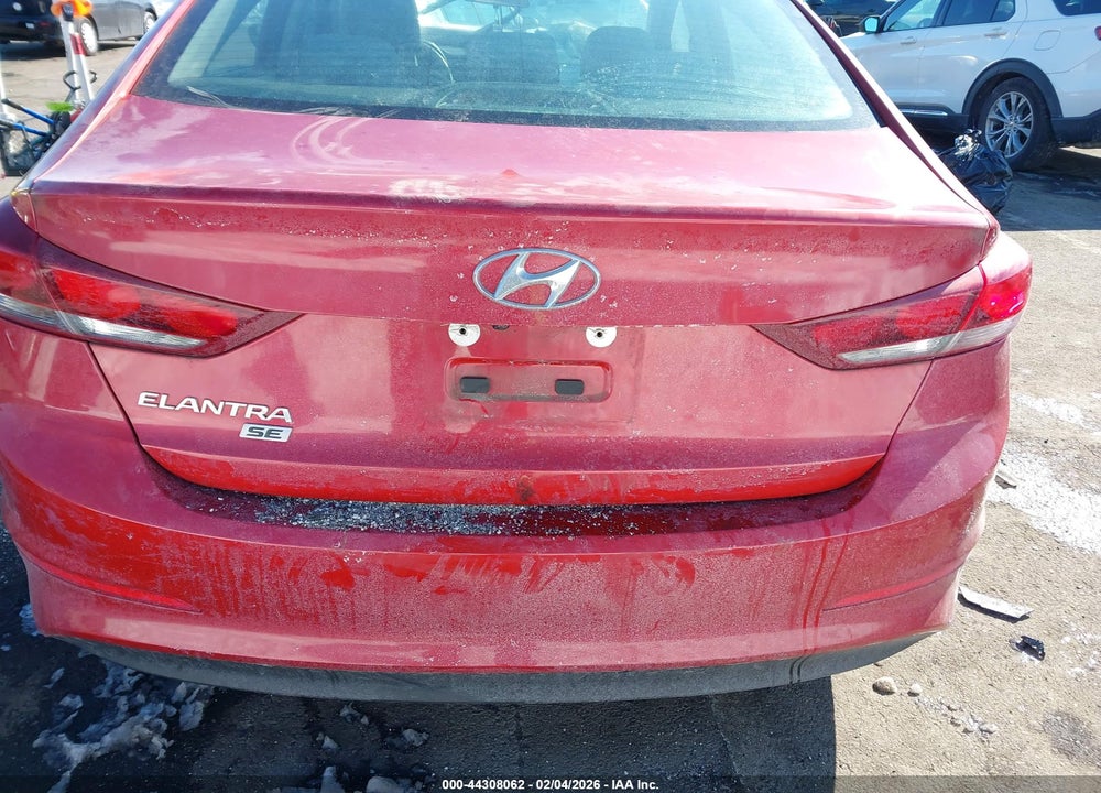 2018 HYUNDAI ELANTRA SE VIN: 5NPD74LF8JH386885
