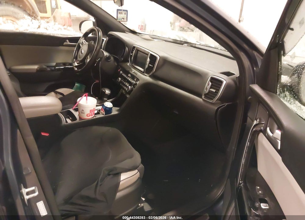2018 KIA SPORTAGE EX VIN: KNDPNCAC5J7409033