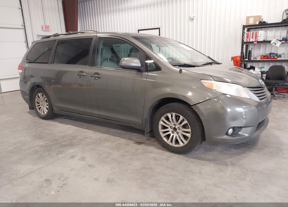 2011 TOYOTA SIENNA XLE V6 VIN: 5TDYK3DC7BS079668