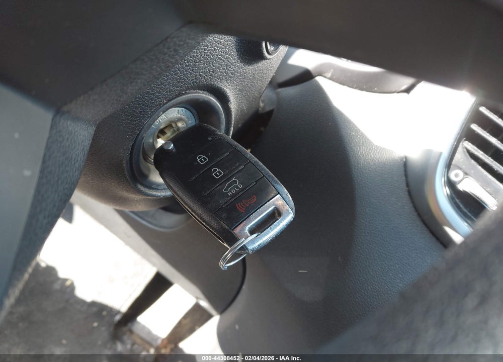 2019 KIA SORENTO 2.4L L VIN: 5XYPG4A3XKG581322