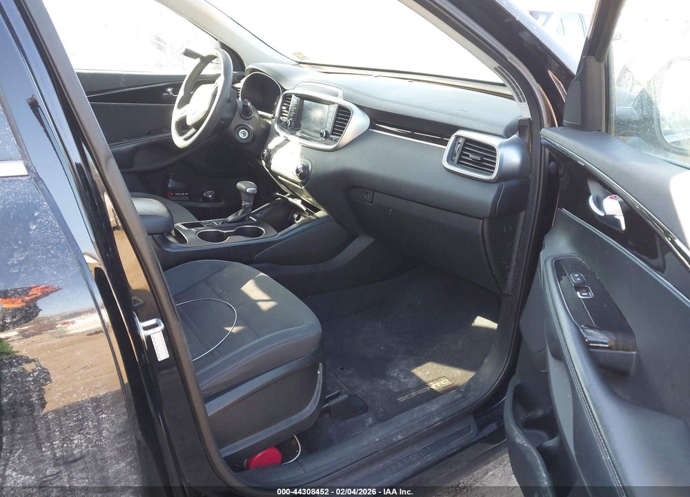 2019 KIA SORENTO 2.4L L VIN: 5XYPG4A3XKG581322