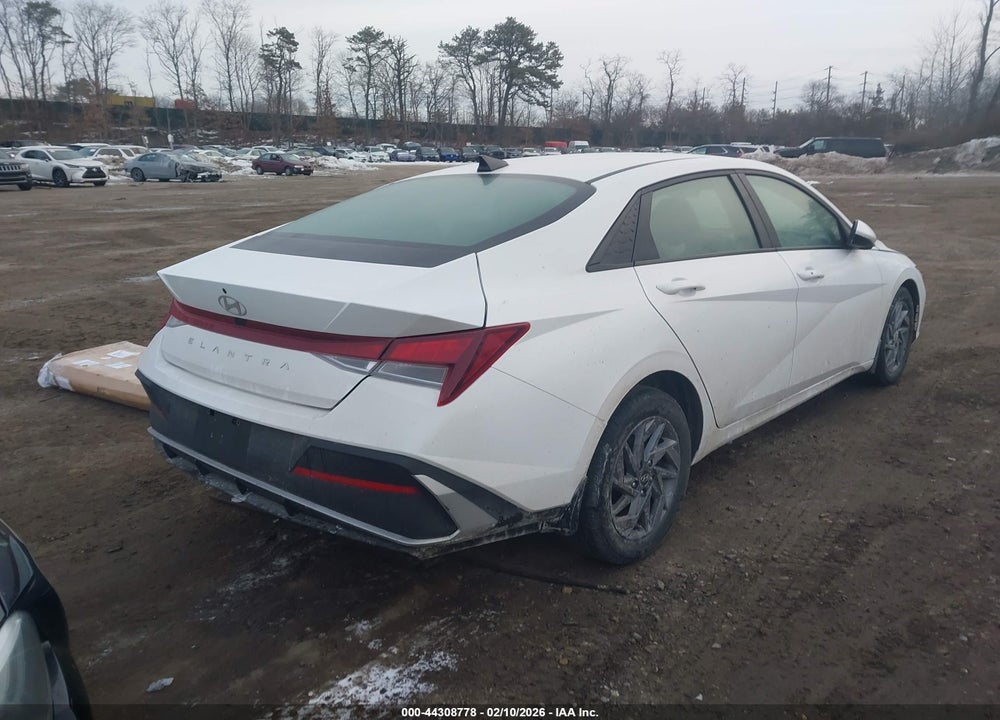 2024 HYUNDAI ELANTRA SEL VIN: KMHLM4DG8RU688363