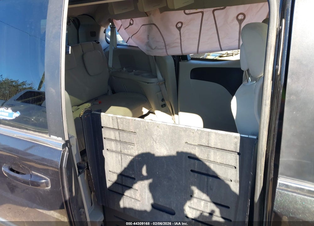 2011 CHRYSLER TOWN & COUNTRY TOURING VIN: 2A4RR5DG3BR694851