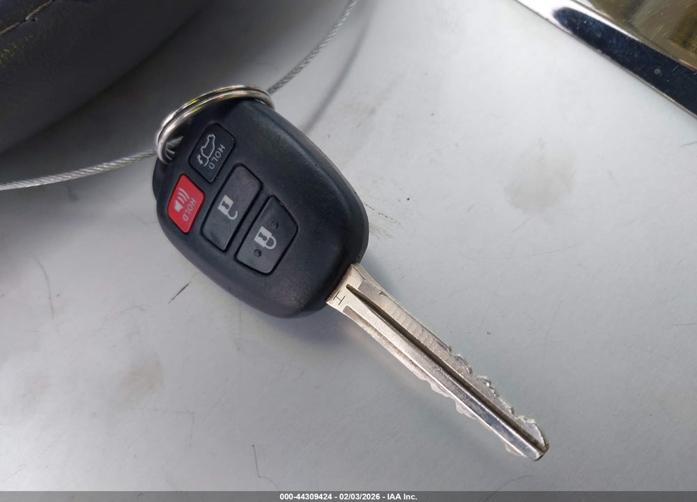 2015 TOYOTA RAV4 XLE VIN: 2T3RFREV3FW365968