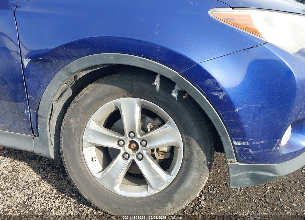 2015 TOYOTA RAV4 XLE VIN: 2T3RFREV3FW365968