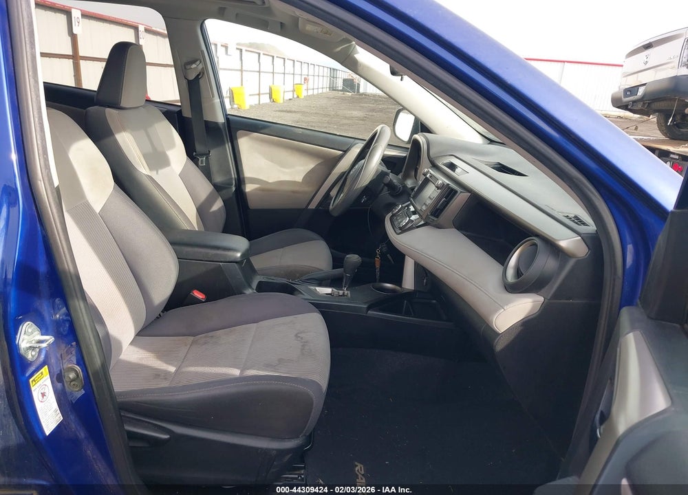 2015 TOYOTA RAV4 XLE VIN: 2T3RFREV3FW365968