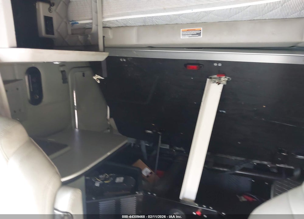 2019 KENWORTH T680 VIN: 1XKYDP9X8KJ291364