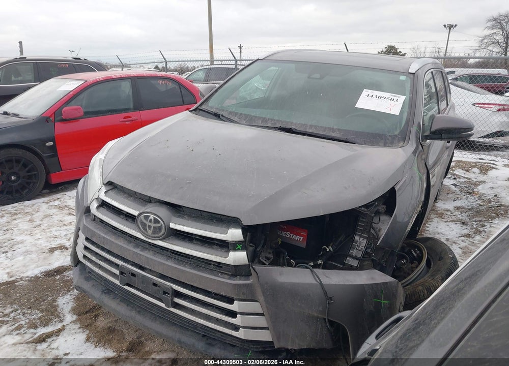 2019 TOYOTA HIGHLANDER XLE VIN: 5TDJZRFH0KS589658