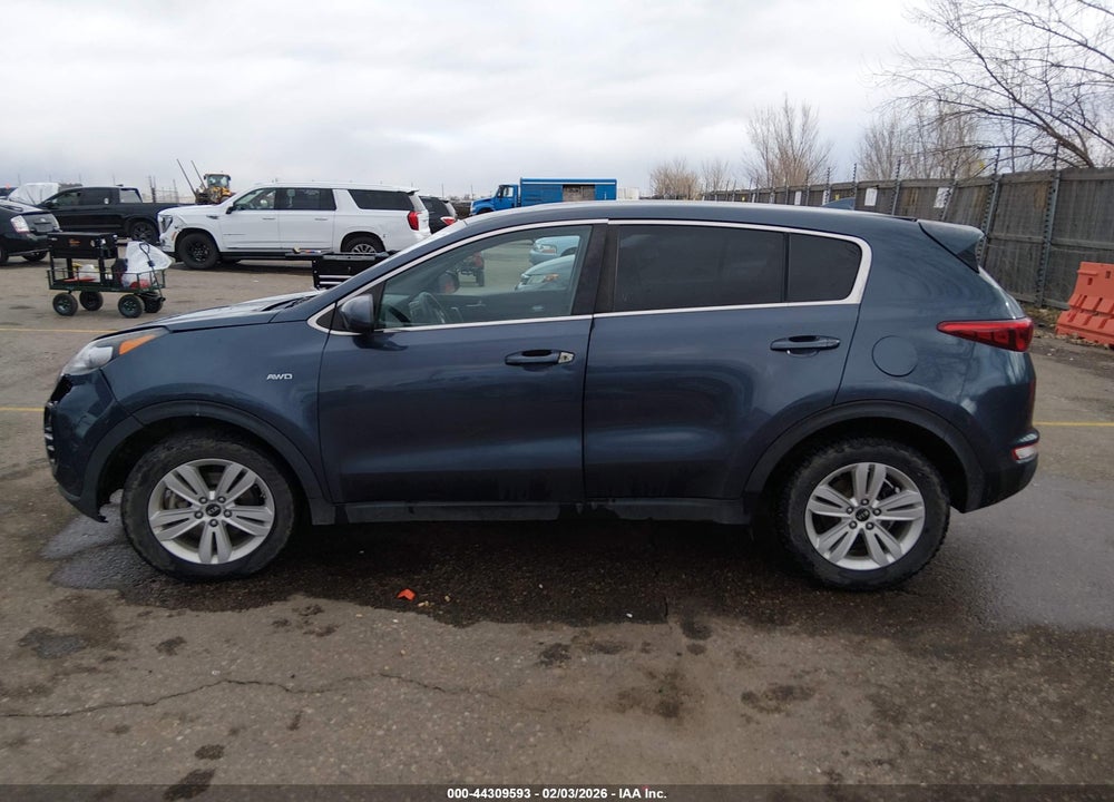 2018 KIA SPORTAGE LX VIN: KNDPMCAC9J7319757